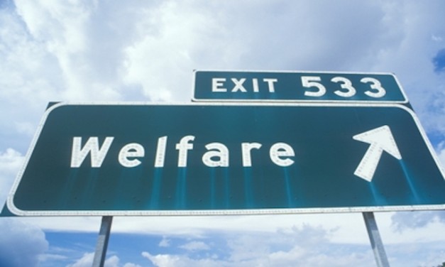 CIS: 51% of immigrants in US on welfare