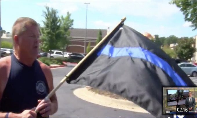 Nike store calls cops on man for waving pro-police flag