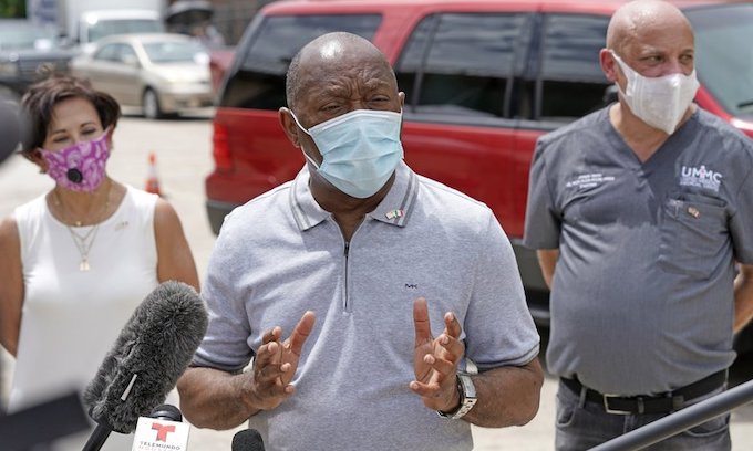 Houston leaders call for city lockdown amid virus case surge