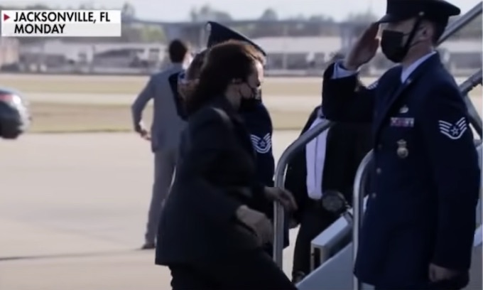 Kamala Harris Breaks Tradition, Disrespectfully Refuses to Salute Military on Air Force Two