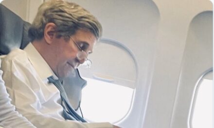 Hypocrite John Kerry caught with no mask on commercial flight