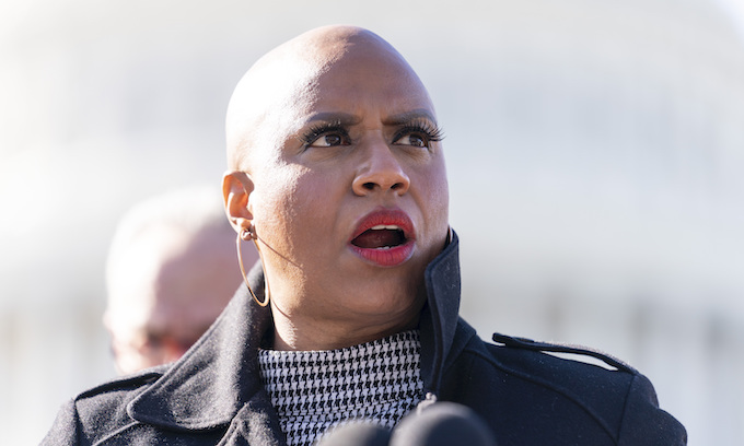 Ayanna Pressley demands Governor reinstate mask mandate