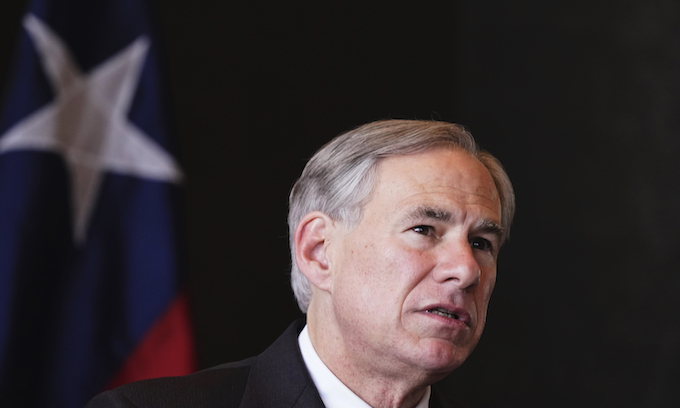 Abbott calls out Adams for sending migrants to Florida, Texas, China