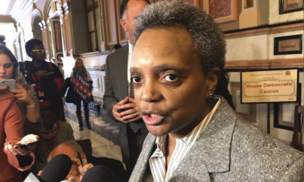 Mayor of Chicago defends granting interviews only to reporters of color