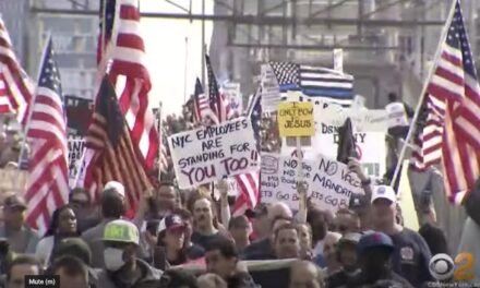 Anti-mandate protesters shut down the Brooklyn Bridge as de Blasio’s order to fire them looms