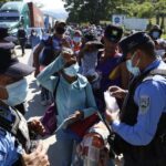Migrant caravan from Honduras stopped in Guatemala