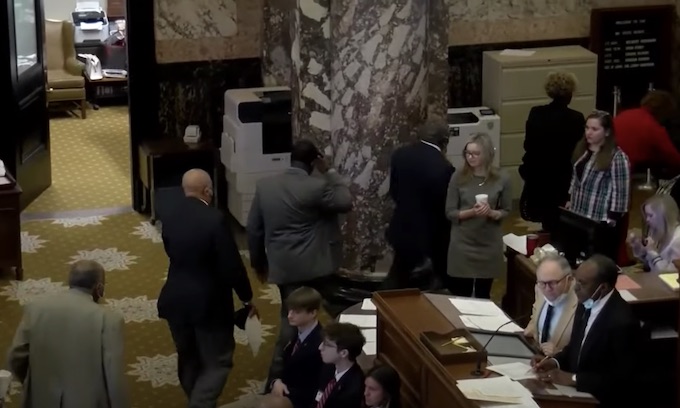 MS black senators walk out over bill prohibiting the teaching of Critical Race Theory