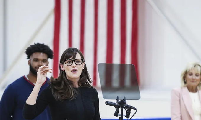 Spielberg, Jennifer Garner, Mark Ruffalo among Senate Dems’ big donors for 2022