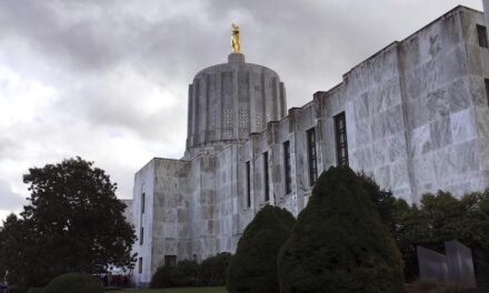Oregon ends residency rule for medically assisted suicide
