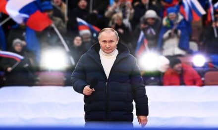 Putin praises unity at massive Moscow rally to support Ukraine invasion