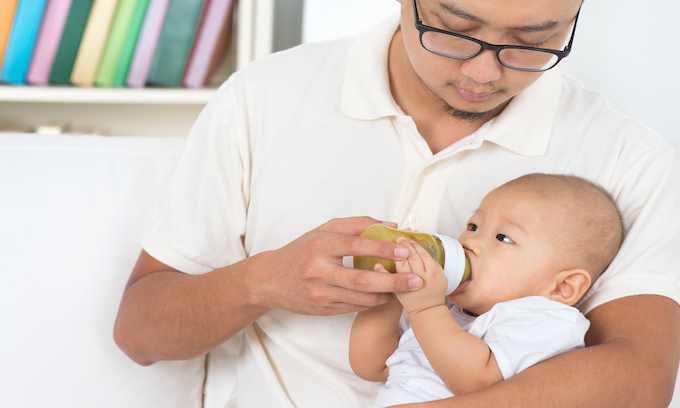 Parents face baby formula shortage, rationing