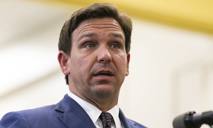 DeSantis blasts Apple in dispute over Elon Musk, Twitter