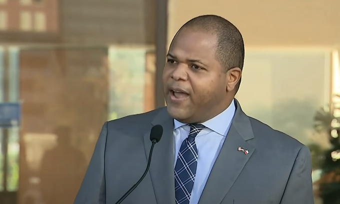 After refusing tax hike, Dallas mayor leaves Democratic Party to join GOP