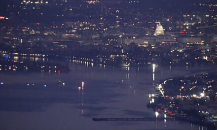 No Survivors Expected After Plane Carrying 64 Crashes Near Washington