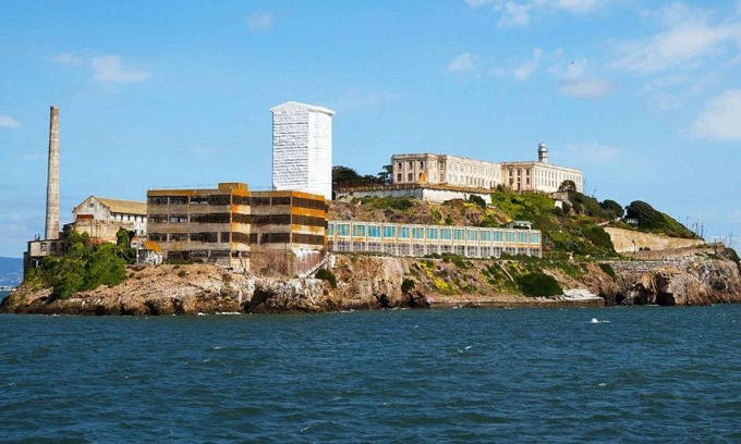Trump Orders Reopening of Alcatraz to Imprison Serial Offenders