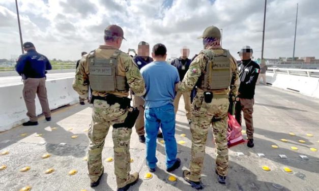 Seattle begins installing anti-federal immigration enforcement signage